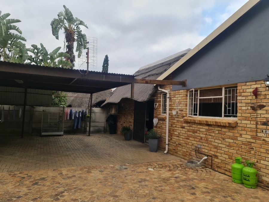 3 Bedroom Property for Sale in Rustenburg Central North West